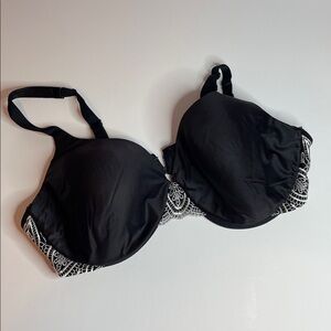 BALI Black Lace Detail Underwire Bra with concealing petals 40D